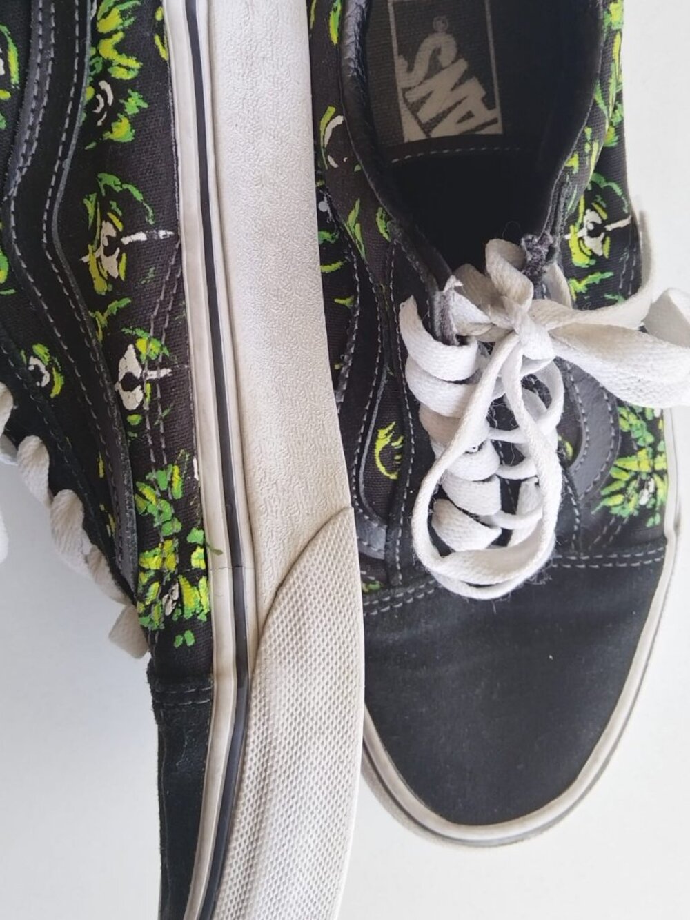 Authentic Vans Old Skool - Green Monster Print (Reflective) -  Size 5.5 /URE 37